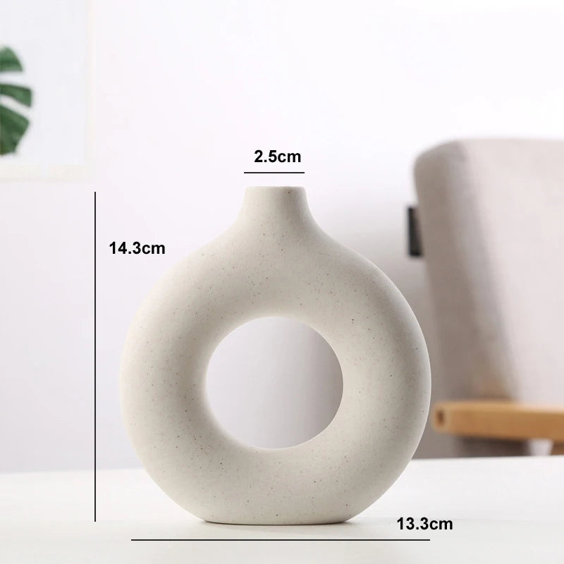 Minimalist Ceramic Vase – Simple Home Décor