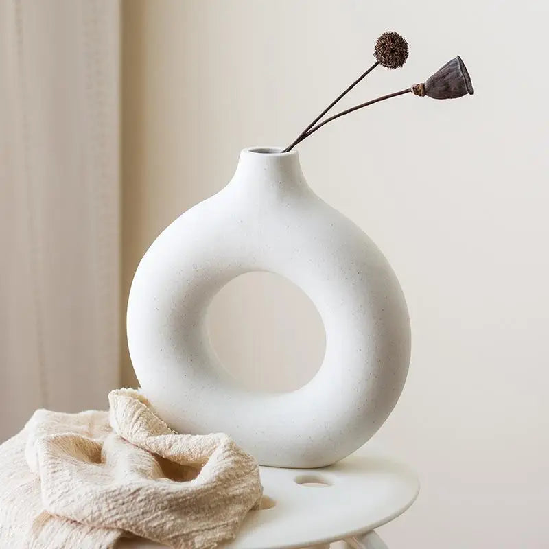 Minimalist Ceramic Vase – Simple Home Décor
