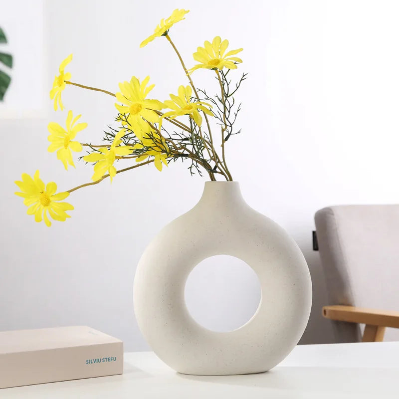 Minimalist Ceramic Vase – Simple Home Décor