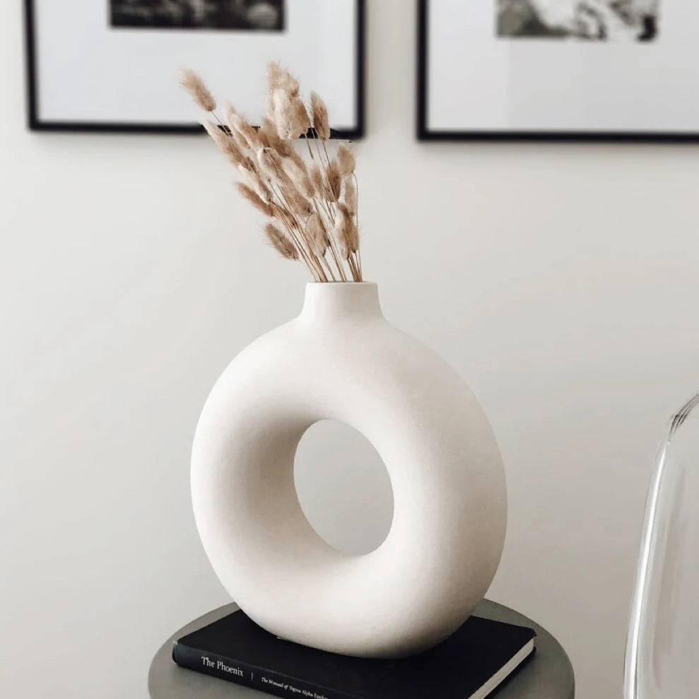 Minimalist Ceramic Vase – Simple Home Décor